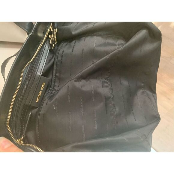 Michael Kors white and black tote work tote leather tote - Picture 5 of 7